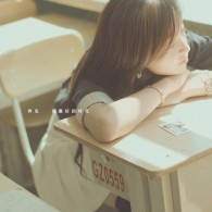 摇头摆尾包含一对反义词的四字词语